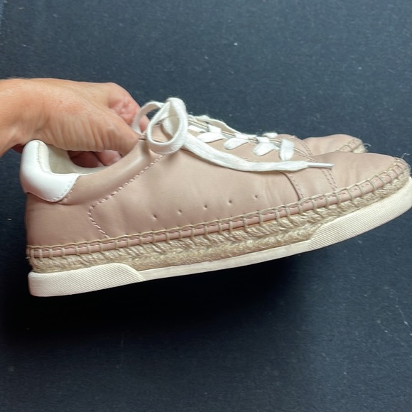 Universal Thread shoes size 7 great condition. - Picture 13 of 14